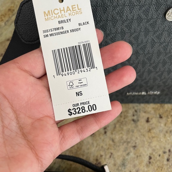 New Mk crossbody 🖤 - Picture 2 of 7